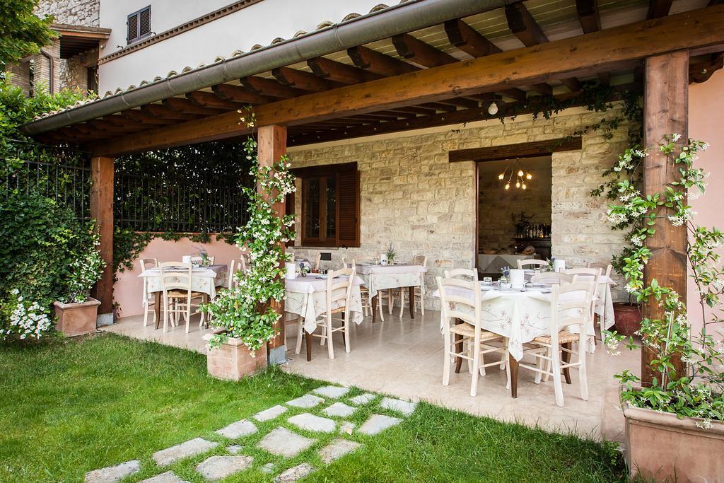 Country House Poggio Fiorito Assis Exterior foto